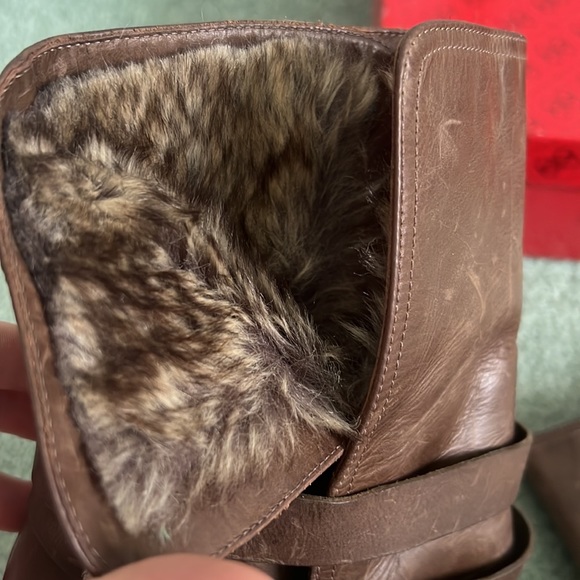 Guess brown fur lined booties - Picture 4 of 6